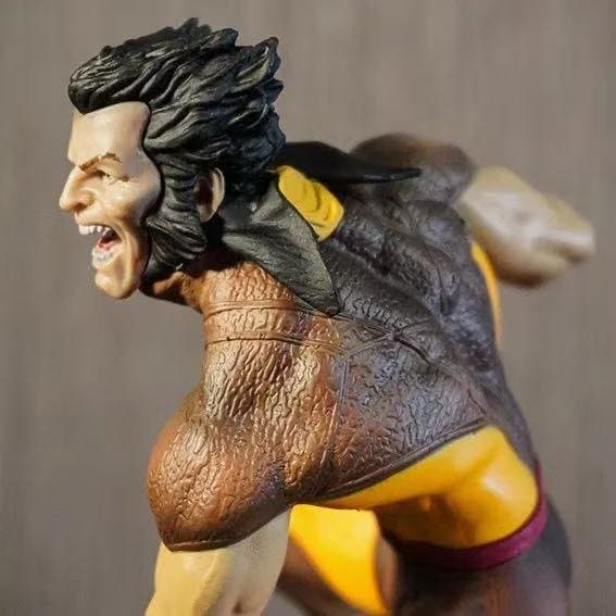 Tianbao Toys Wolverine Brown Costume TM Statue 5