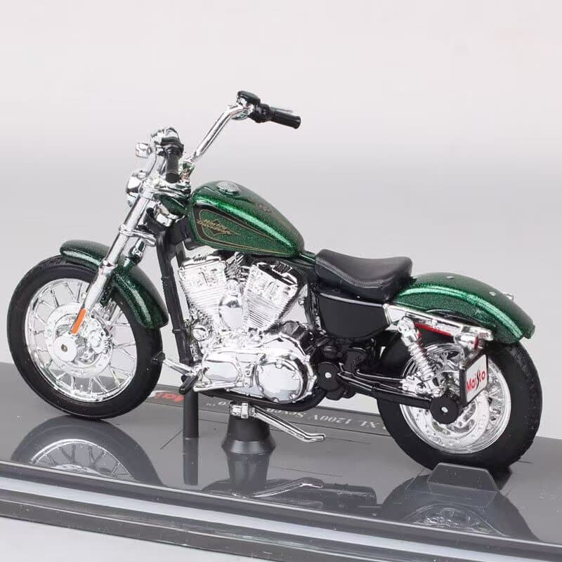 Harley Davidson 2013 XL 1200V Seventy Two 1:12 Maisto 3