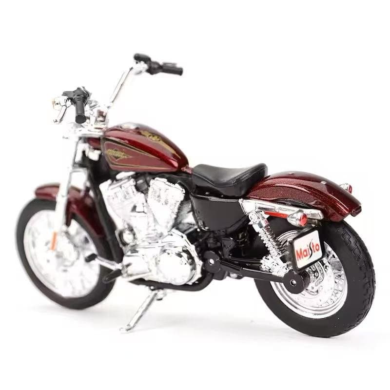 Harley Davidson 2012 XL 1200V Seventy Two 1:12 Maisto 4