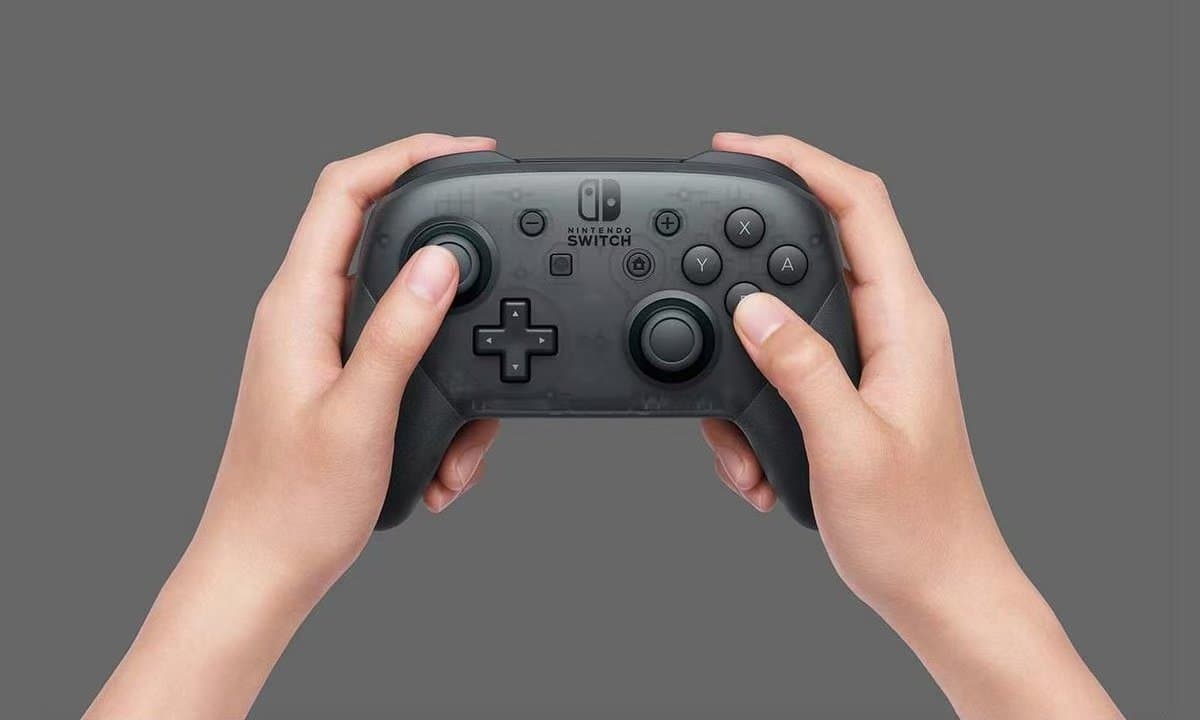 Nintendo Switch Pro Controller 4