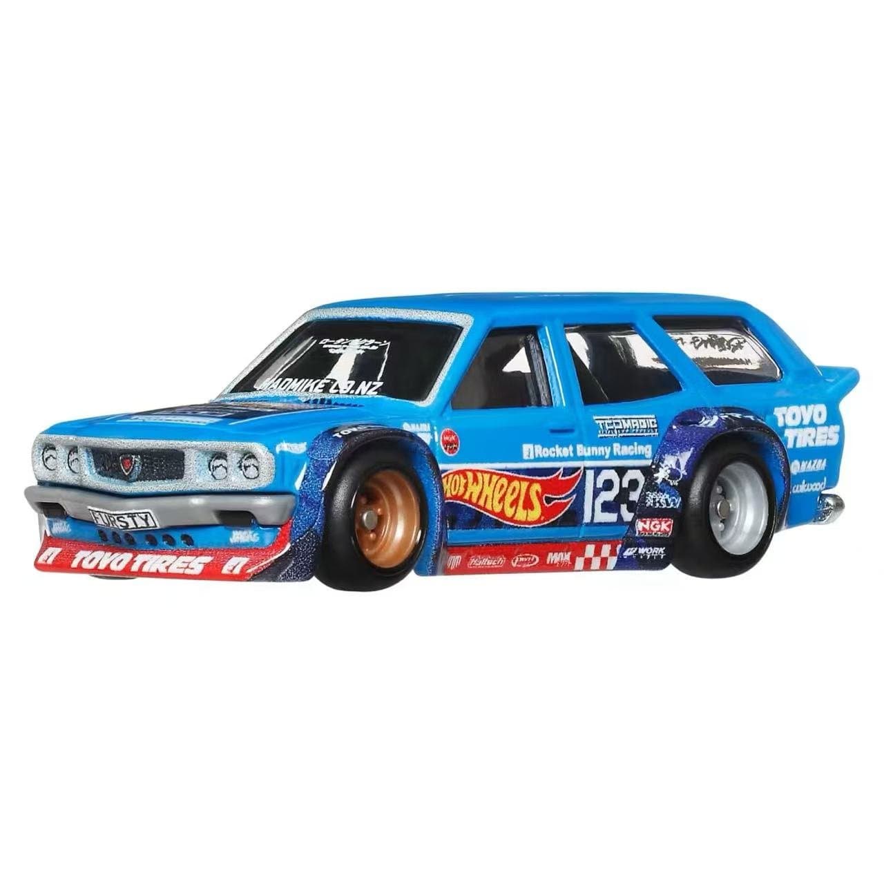 Hot Wheels Premium Car Culture Fast Wagons 2005 Mitsubishi Evo Ix Wagon 1:64 Scale 2