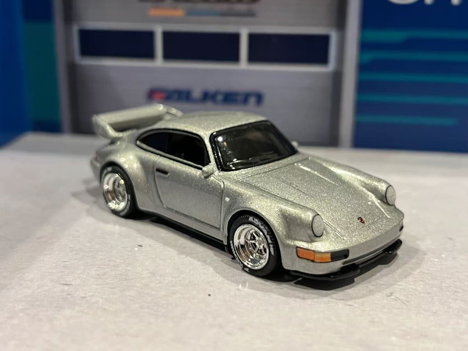 Hot Wheels Premium Fast & Furious Porsche 911 Carrera RS3.8 4